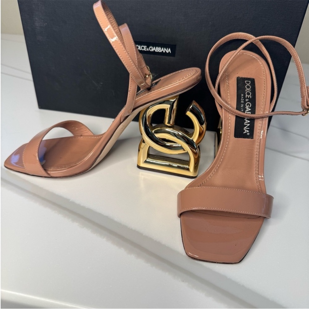 Dolce & Gabbana Tan Heels with Gold Detail